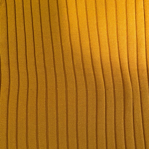 Ribbed Tank Top | DIVIDED - Picture 2 of 5